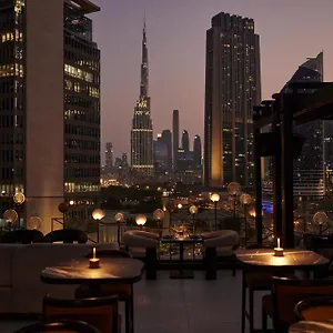 5* Отель Four Seasons International Financial Centre